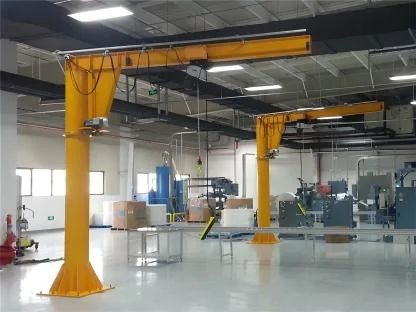 Jib crane for workstation maintenance lifting