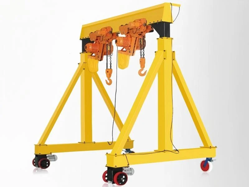 Mobile gantry crane with manual travel