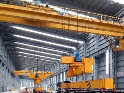 Overhead crane with lifting magnet for steel handling