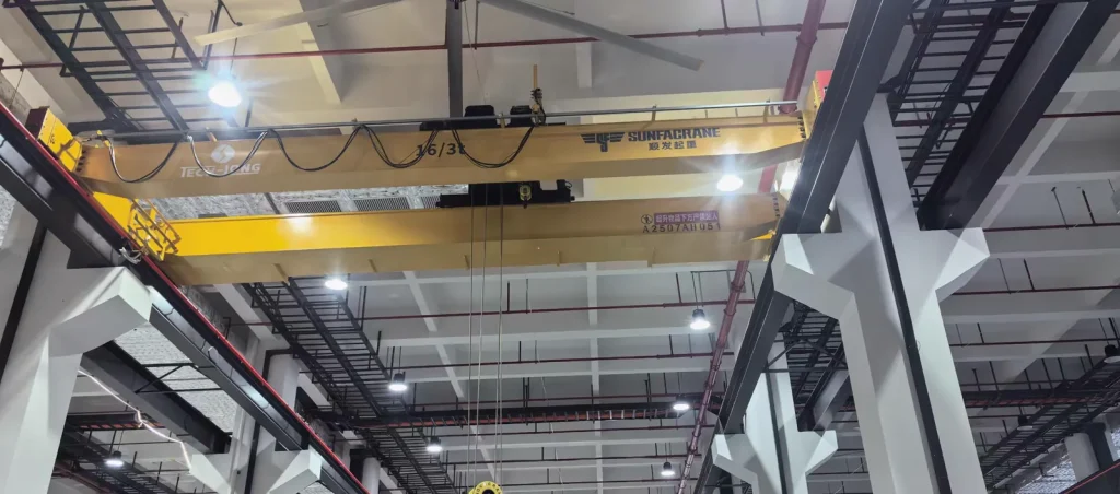 16/3t overhead crane in an equipment assembly workshop